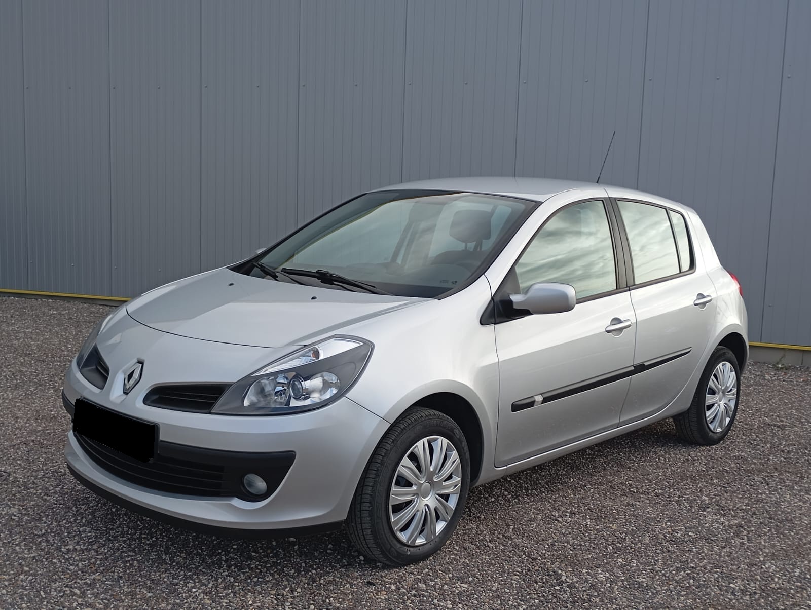 – VENDU – RENAULT CLIO III 1.2 AUTHENTIQUE 75CH