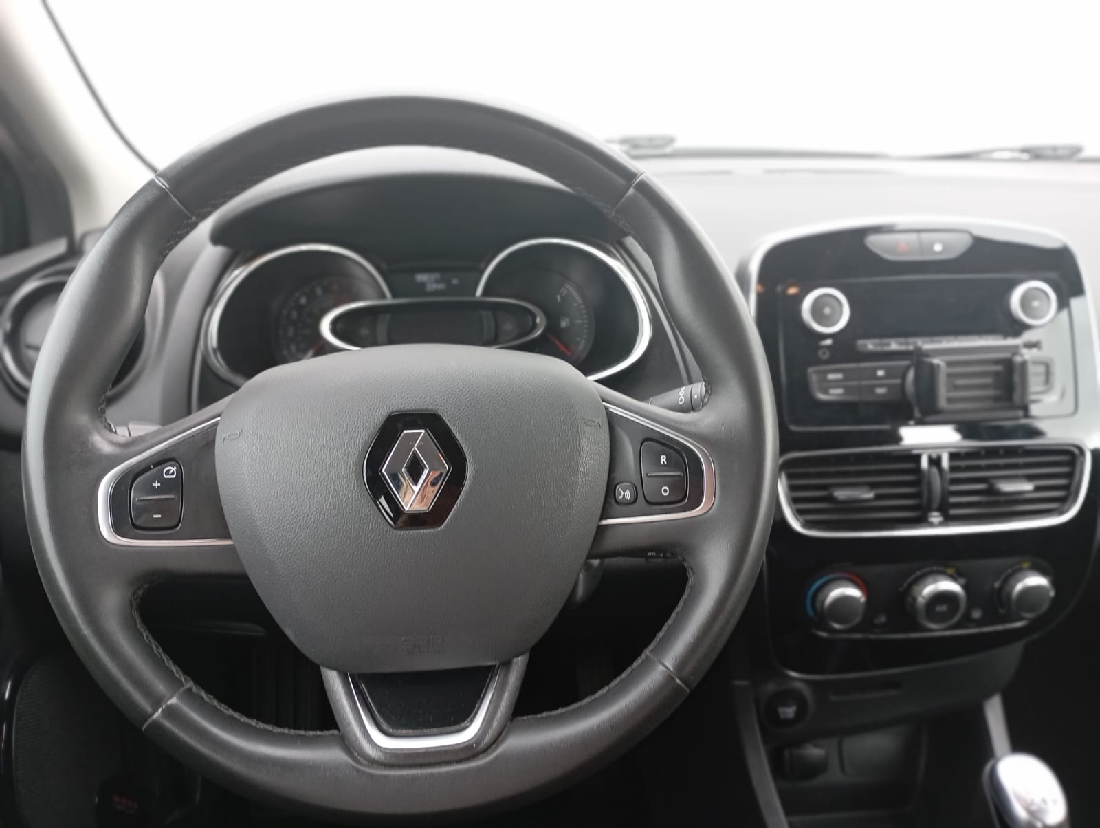 WhatsApp Image 2025-10-08 à 18.01.28_546a7556