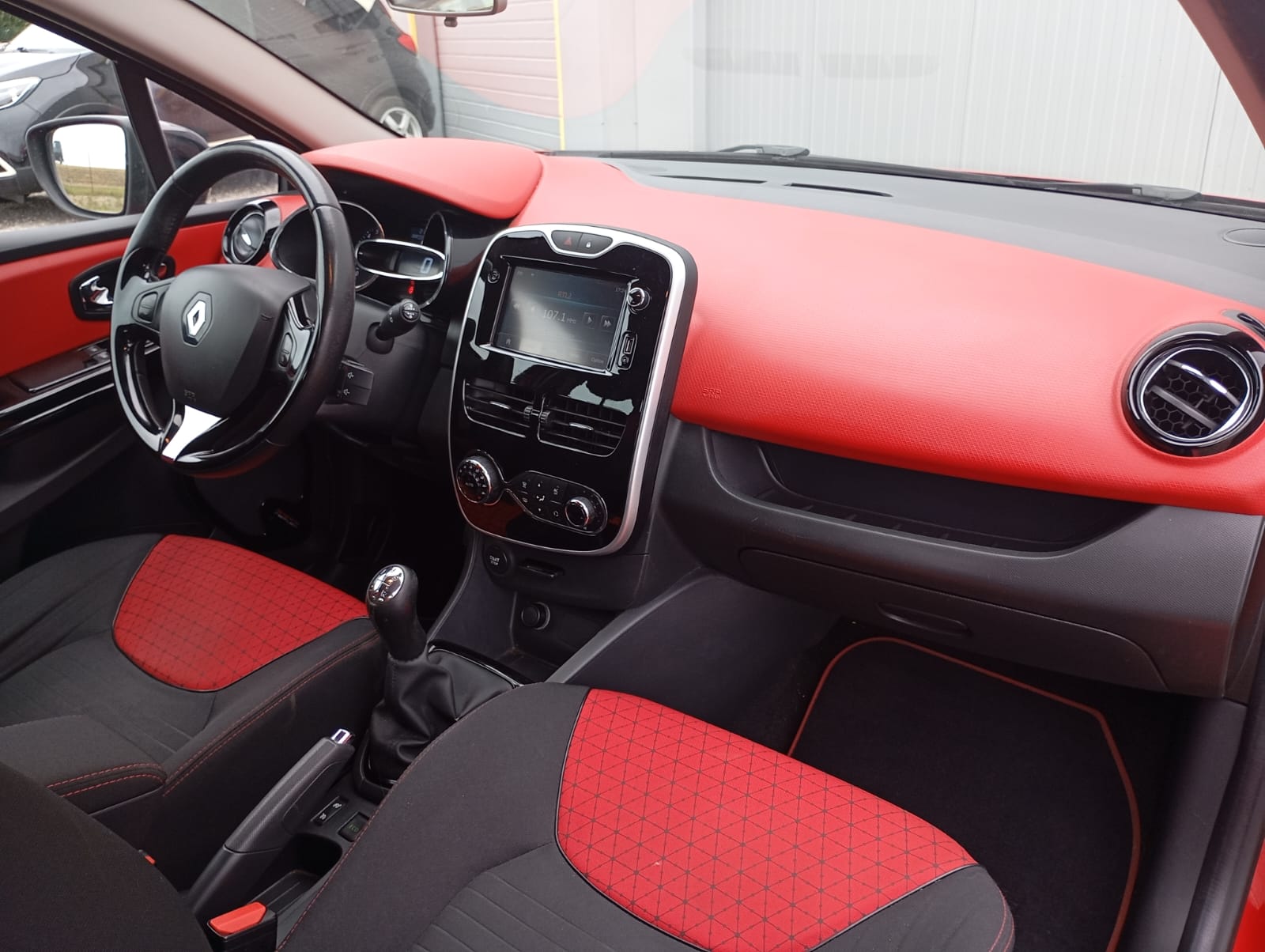 WhatsApp Image 2025-10-08 at 18.01.59 (2)