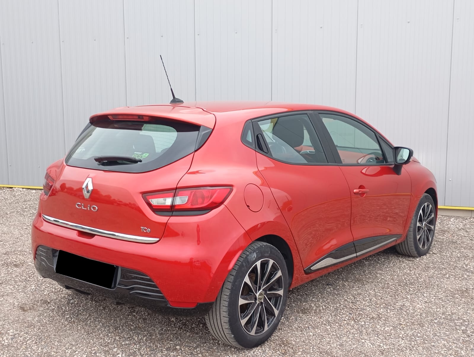 WhatsApp Image 2025-10-08 at 18.02.00 (1)