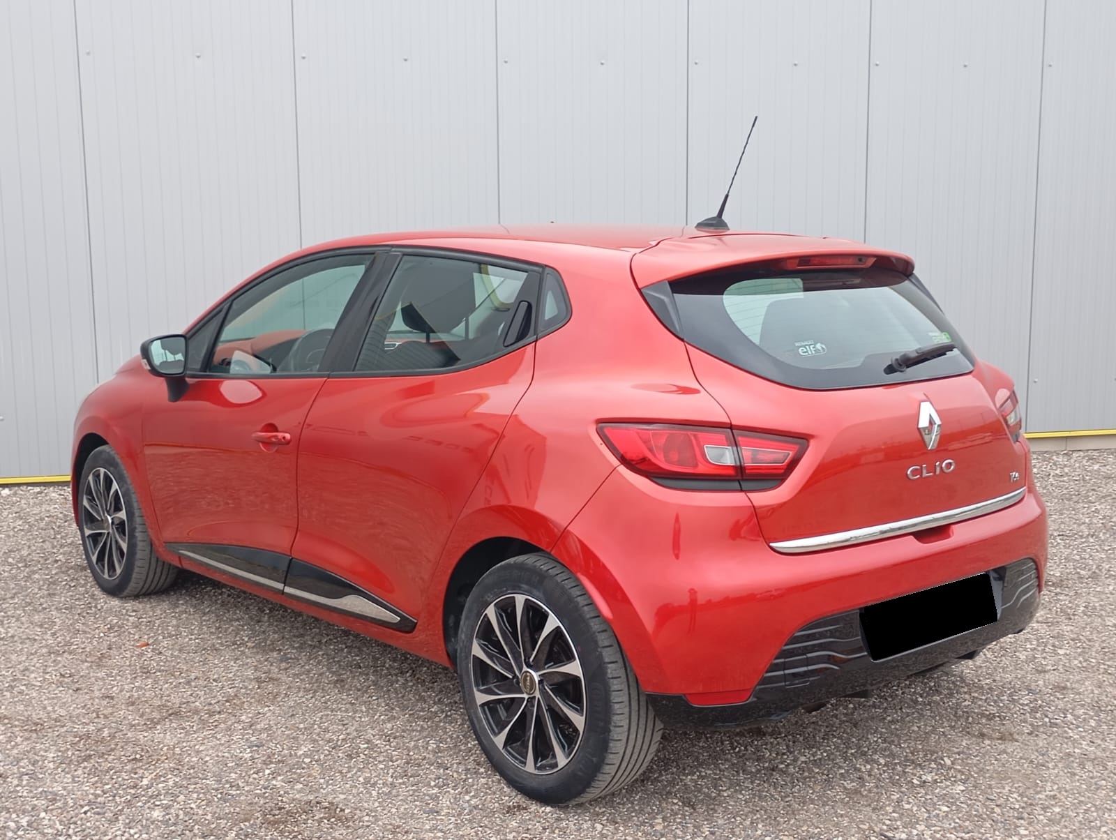 WhatsApp Image 2025-10-08 at 18.02.00 (2)