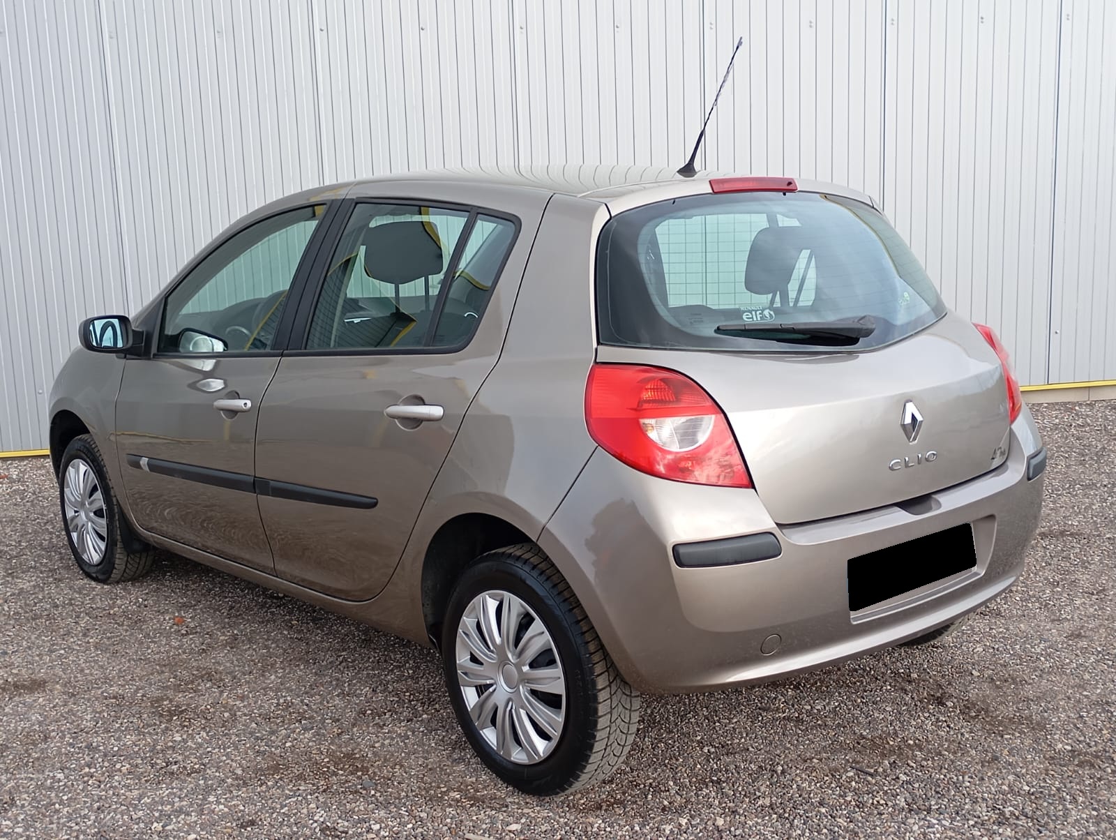 WhatsApp Image 2025-10-21 at 09.47.32 (2)