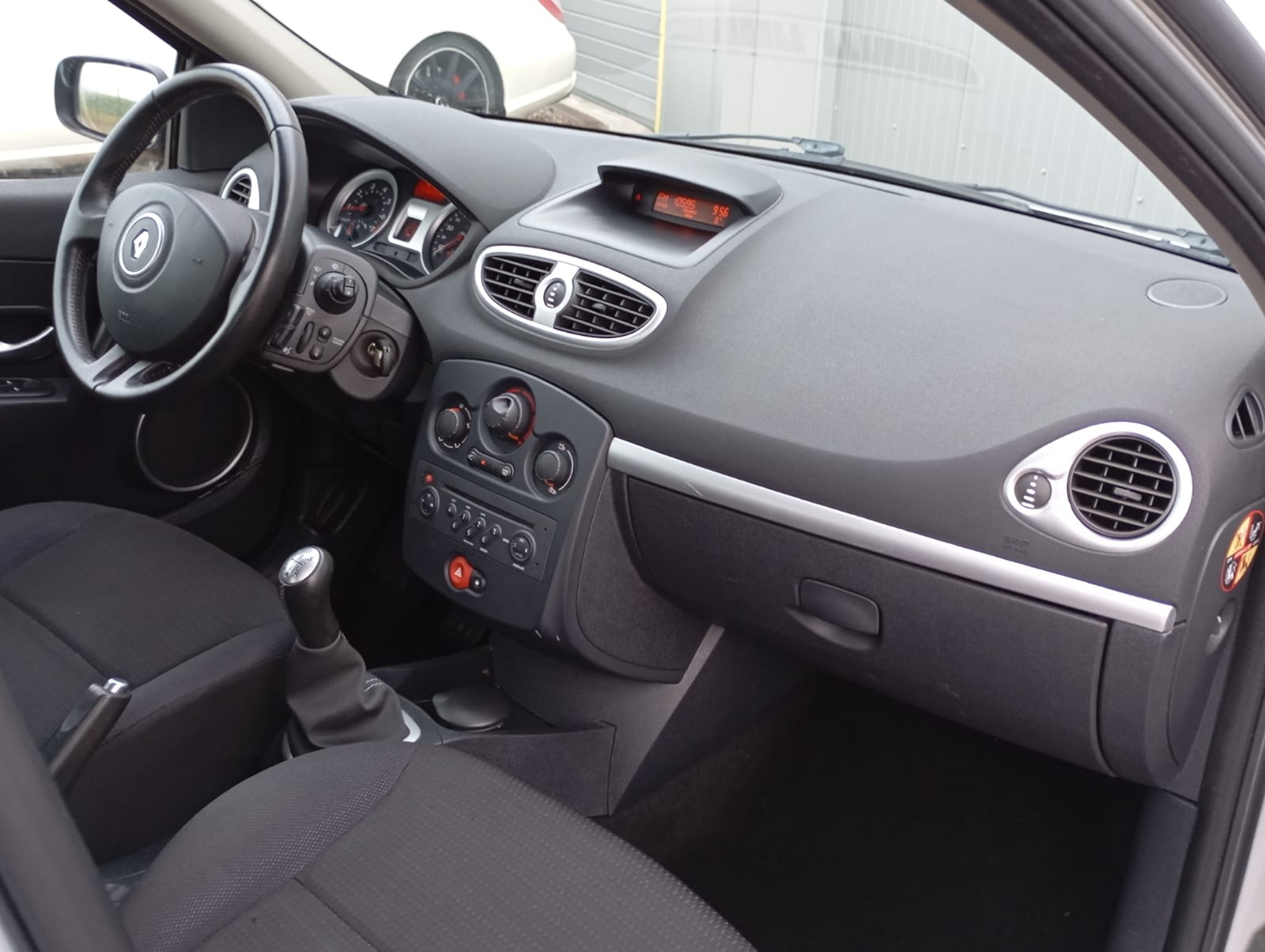 WhatsApp Image 2025-12-17 at 10.30.41 (1)