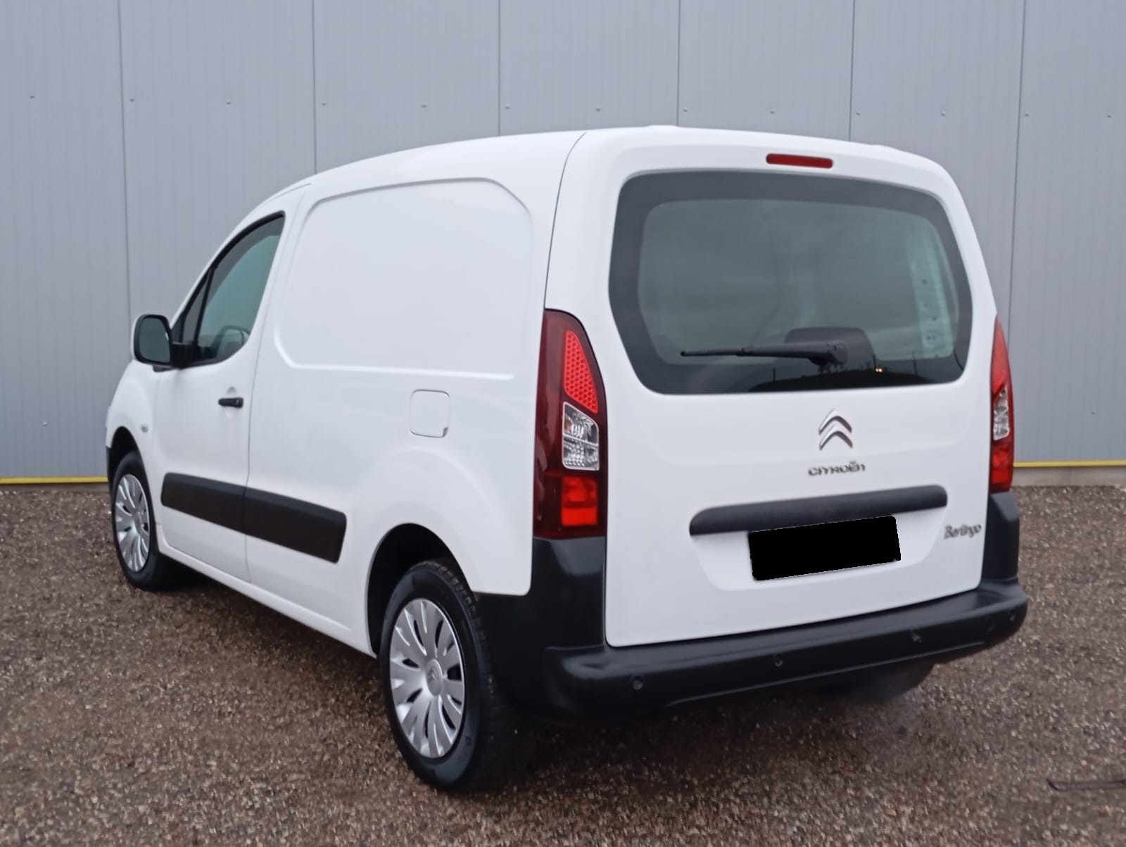 WhatsApp Image 2025-12-19 at 09.19.40