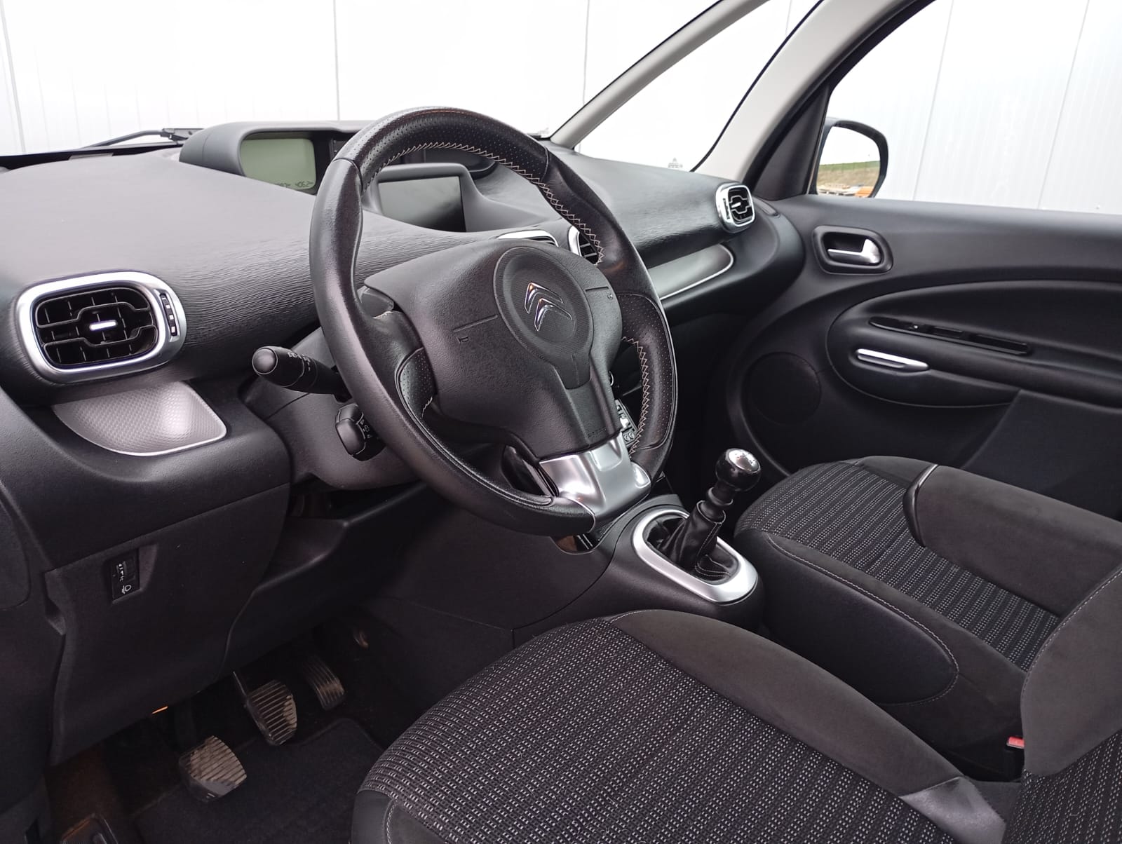 WhatsApp Image 2026-02-05 at 16.54.21