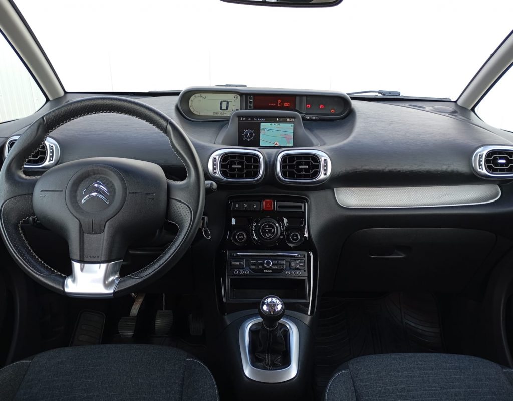 WhatsApp Image 2025-09-30 at 11.27.36 (2)