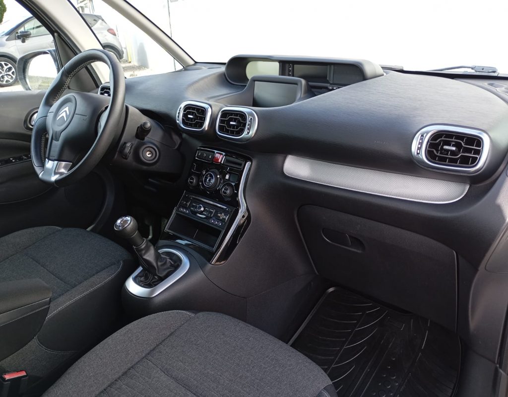 WhatsApp Image 2025-09-30 at 11.27.36 (3)