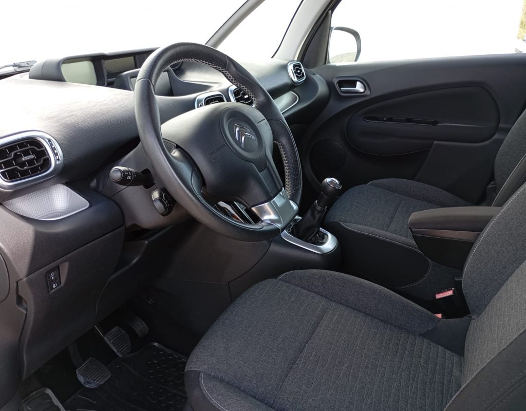 WhatsApp Image 2025-09-30 at 11.27.37