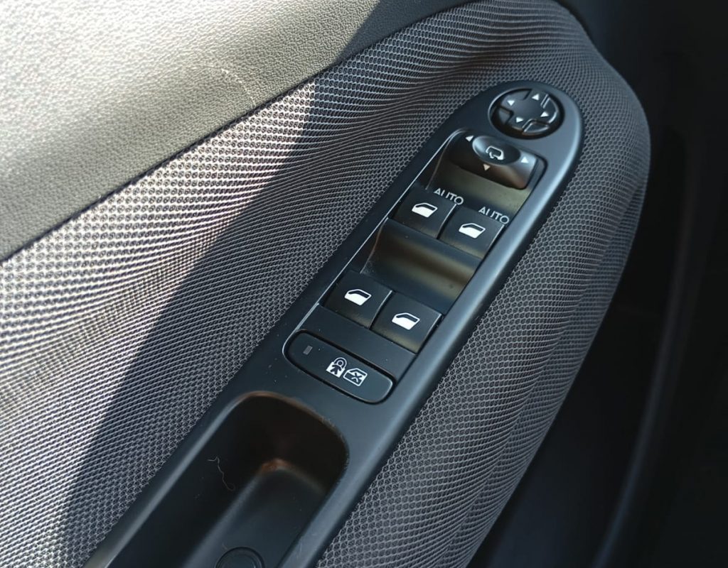 WhatsApp Image 2025-10-01 at 17.16.31