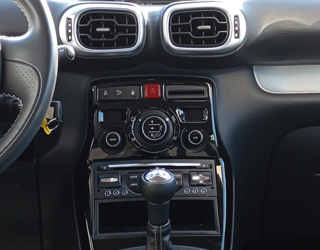 WhatsApp Image 2025-10-01 at 17.22.45