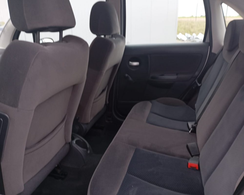 WhatsApp Image 2025-10-08 at 18.02.29